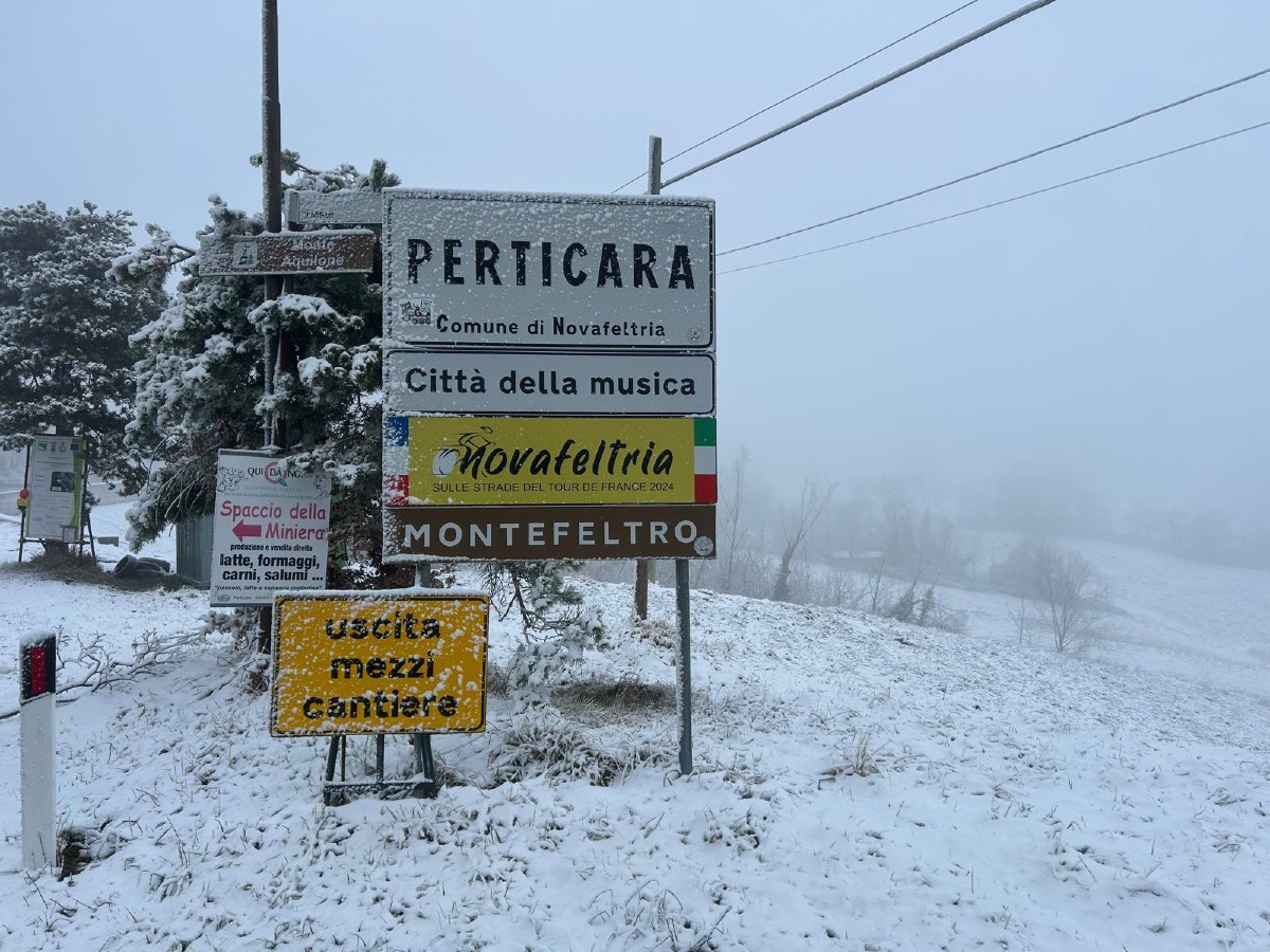 La neve imbianca le colline: primi accumuli nell’entroterra - 