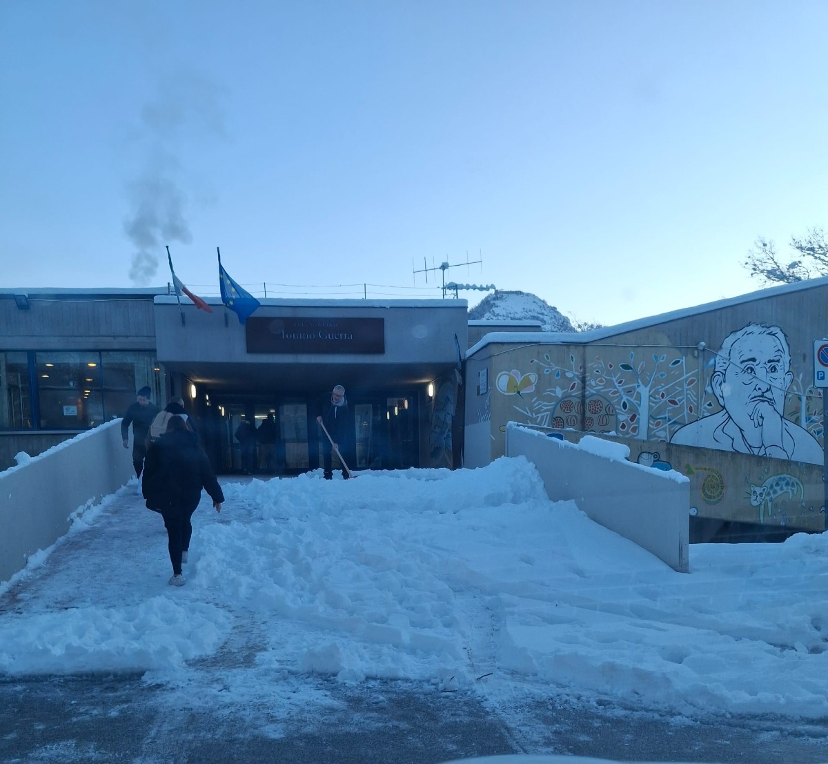 Novafeltria: scuole medie e superiori ancora sotto la neve - 