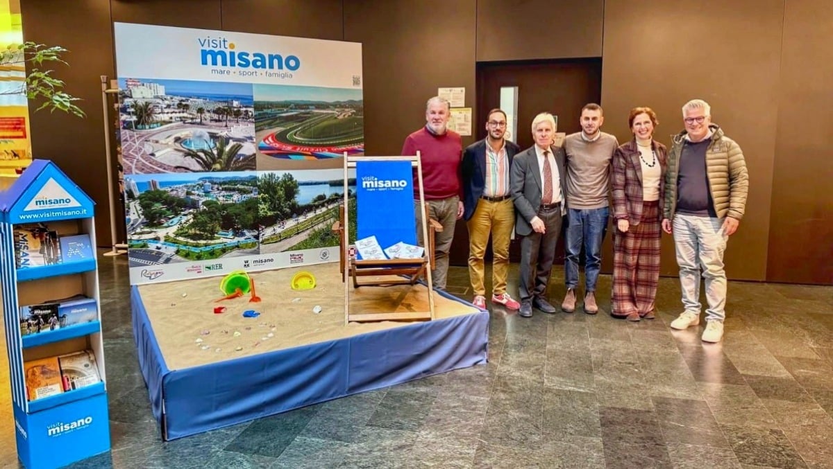 Misano Adriatico porta un angolo di spiaggia a Bolzano - 