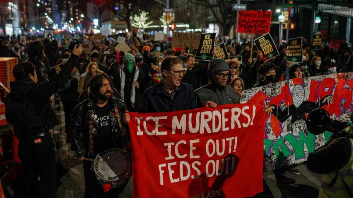 Minneapolis, terzo giorno di proteste. La Casa Bianca diffonde il video dell'agente Ross - © Rai
