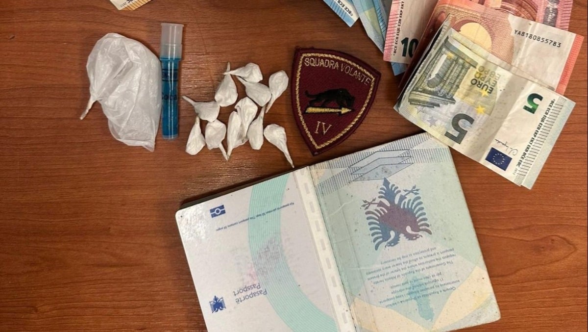 Miramare, sorpreso mentre vende cocaina: arrestato - La droga sequestrata