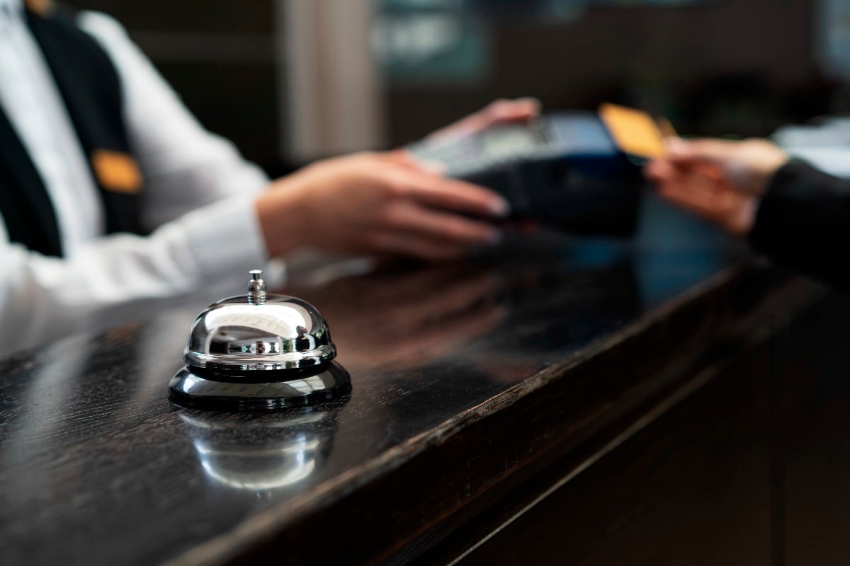 Turismo, bufera sui prezzi choc: 4 stelle a 18 euro a Rimini - 