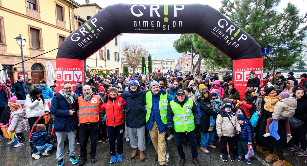Sotto i fiocchi di neve batte un cuore grande: il successo della Befana Borgo Run - 