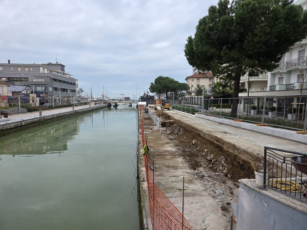 Riccione: prende forma la gradonata di viale Parini sul porto canale - 