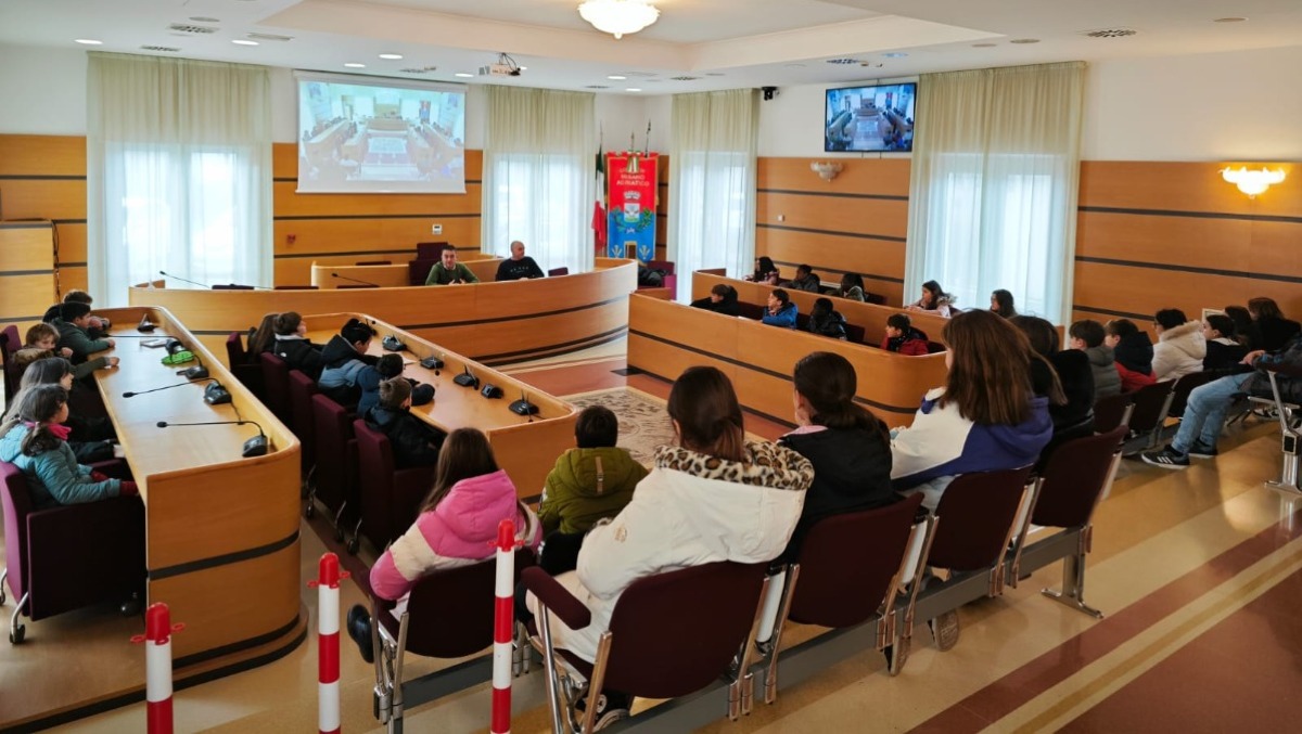 Misano, oltre cento alunni delle Elementari incontrano il sindaco - 