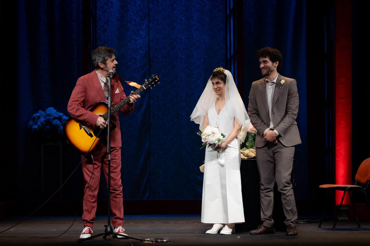 Al Teatro Galli arriva “A Mirror”: teatro nel teatro e ribellione sul palco - 