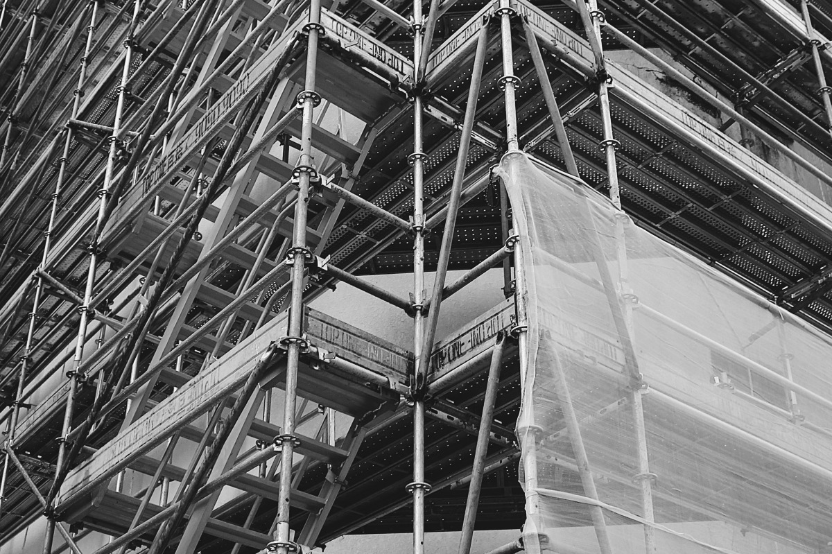 Vivere nel presente quando tutto sembra provvisorio - 