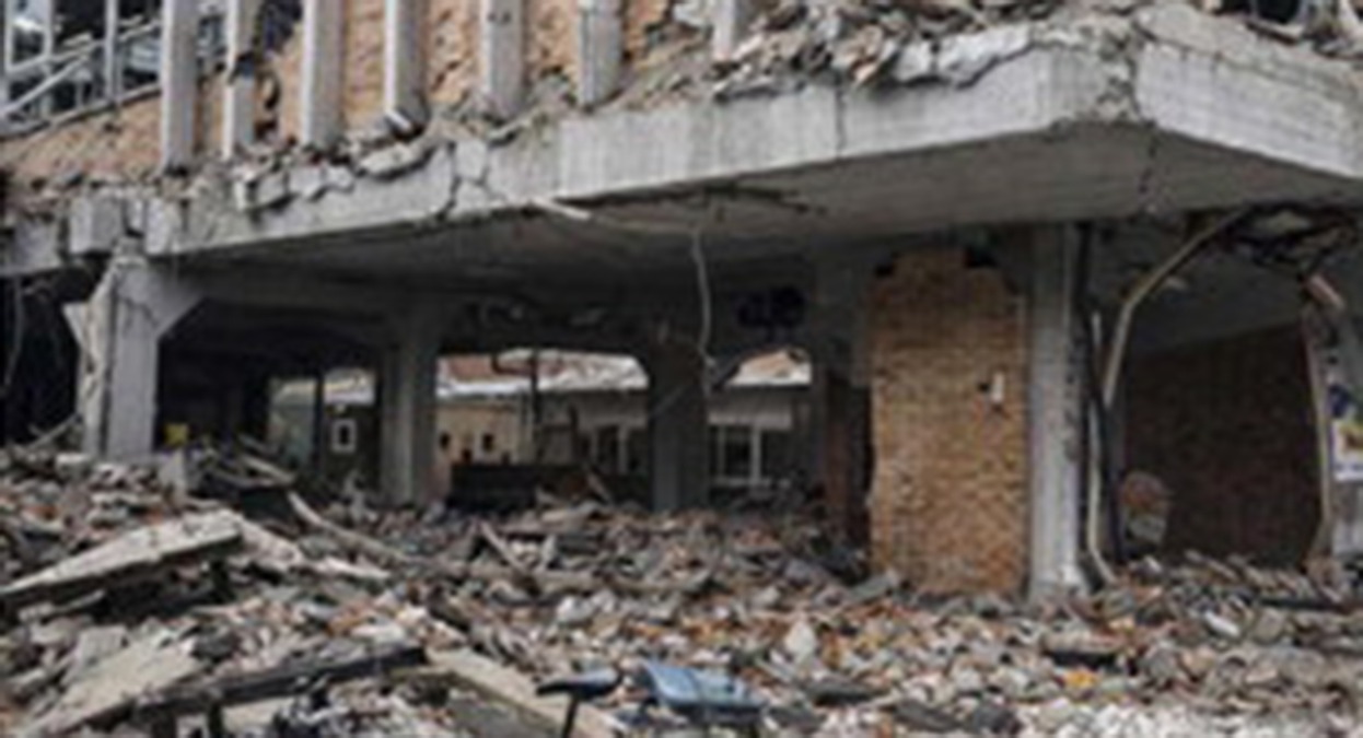 Forlì, foto di scuole rase al suolo dopo il sisma: sono false, Comune e Regione denunciano - Una delle foto generate con l'IA