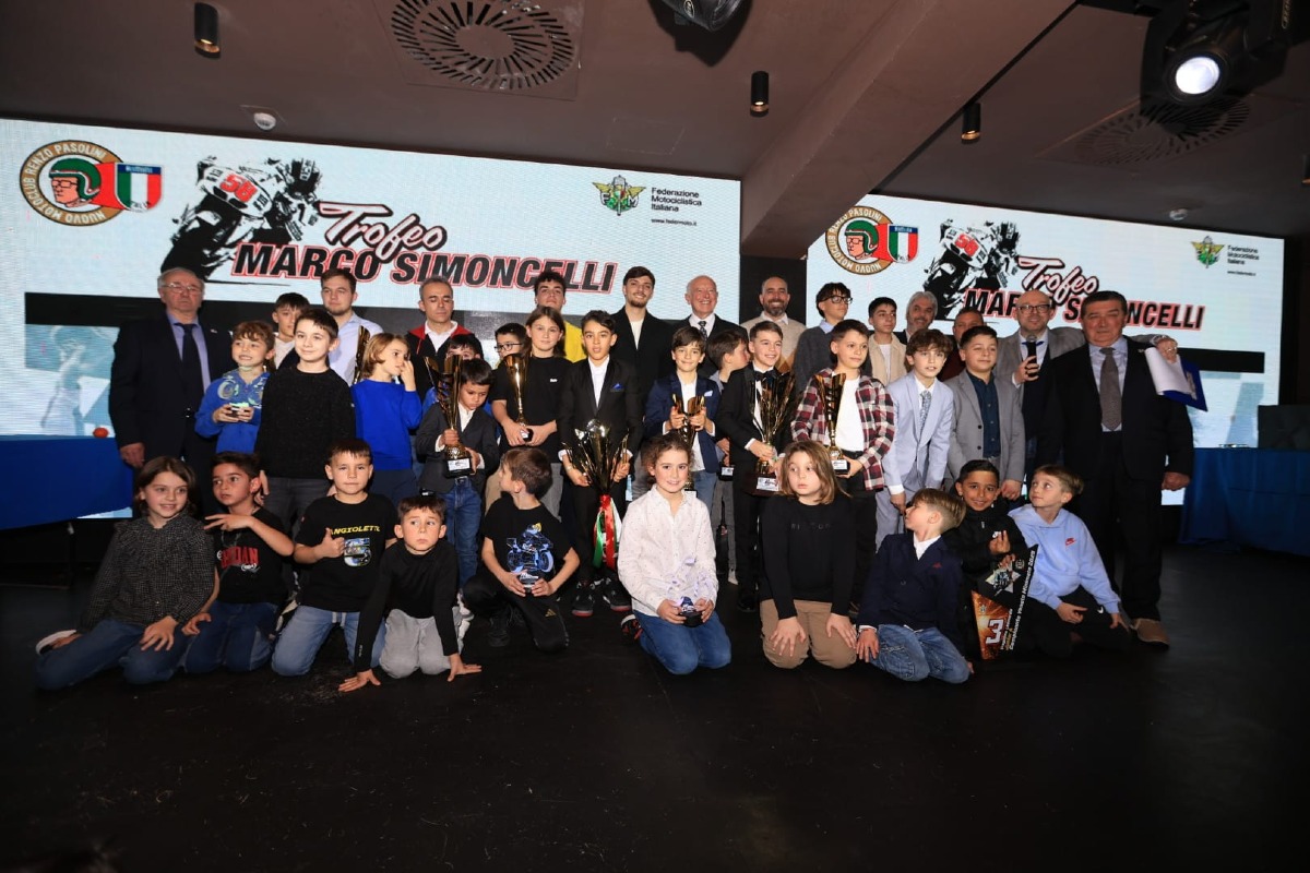 350 persone per "battezzare" il 2026 del Motoclub Renzo Pasolini: è festa al Frontemare - 