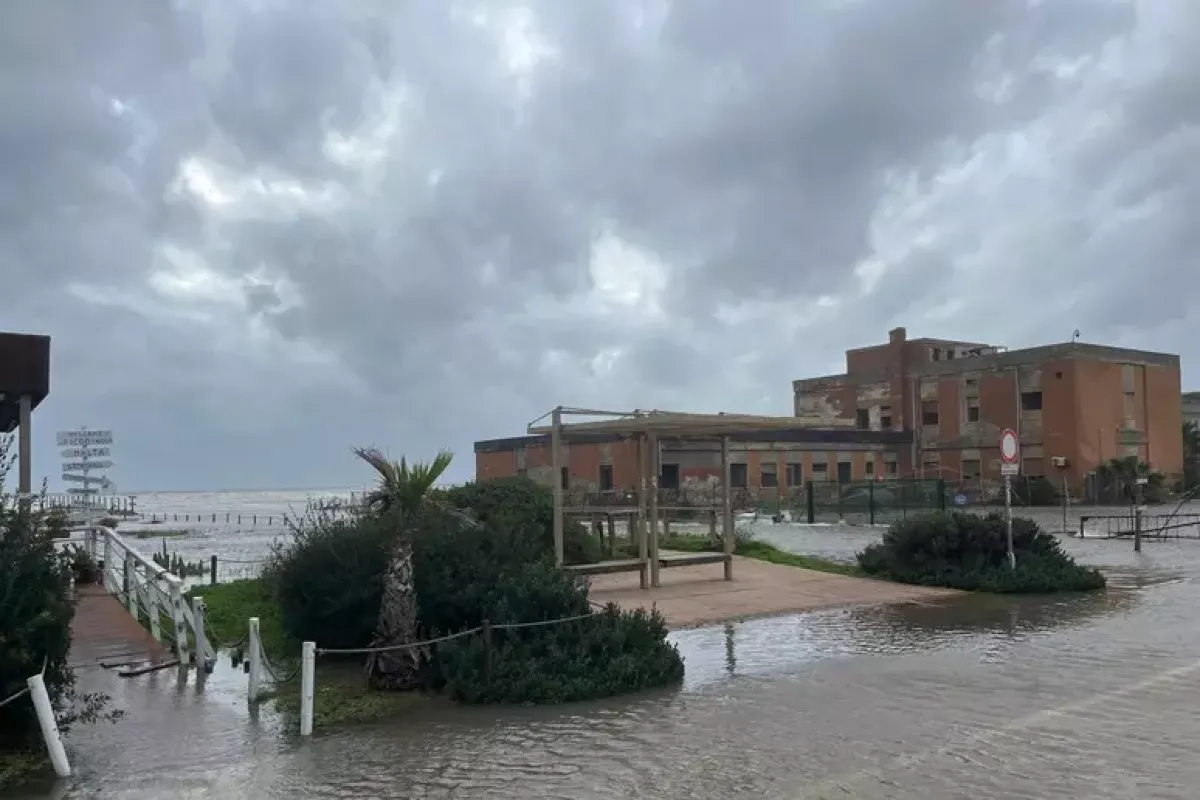 Maltempo sull’Italia: feriti in Sardegna, Eolie isolate e allerta rossa in Calabria - © Ansa