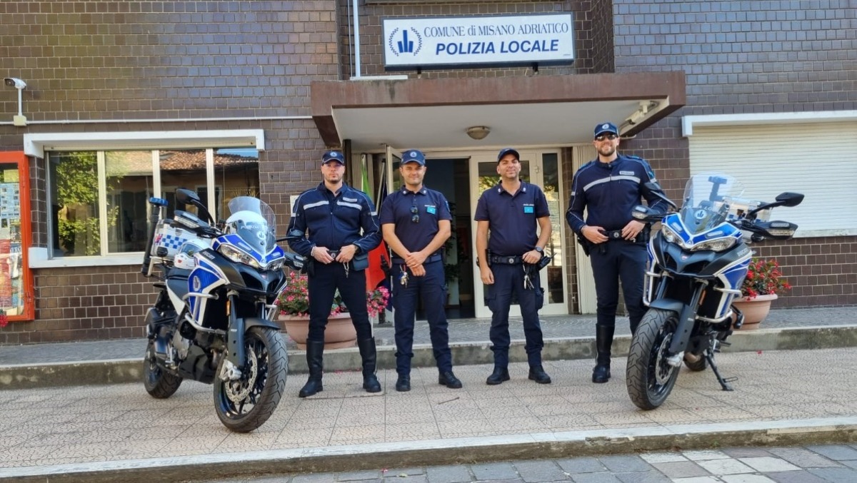 Misano, guerra ai furbetti dei rifiuti e attenzione alla sicurezza delle strade: l'impegno della Polizia Locale - 