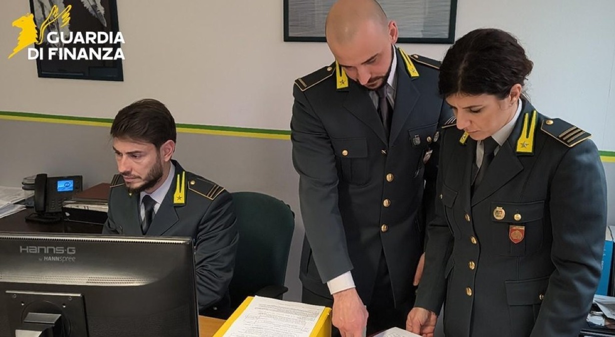 Dalle vendite porta a porta alle estorsioni: truffe anche nel riminese - 