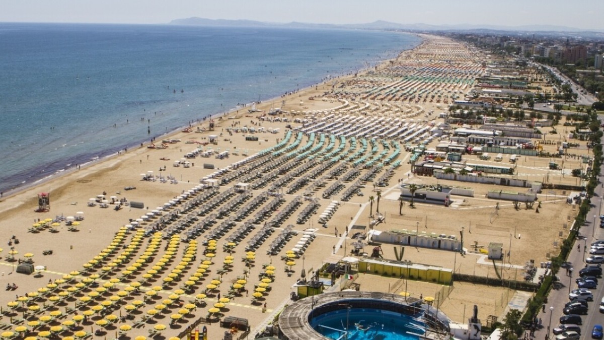 Stagione balneare 2026: materiali promozionali vincenti per stabilimenti e hotel della Riviera Romagnola - Foto Ansa