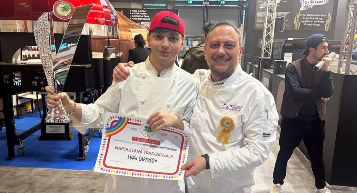 Studente dell’Istituto Malatesta campione mondiale di pizza al Sigep - Luigi e il titolare di Rosso Pomodoro