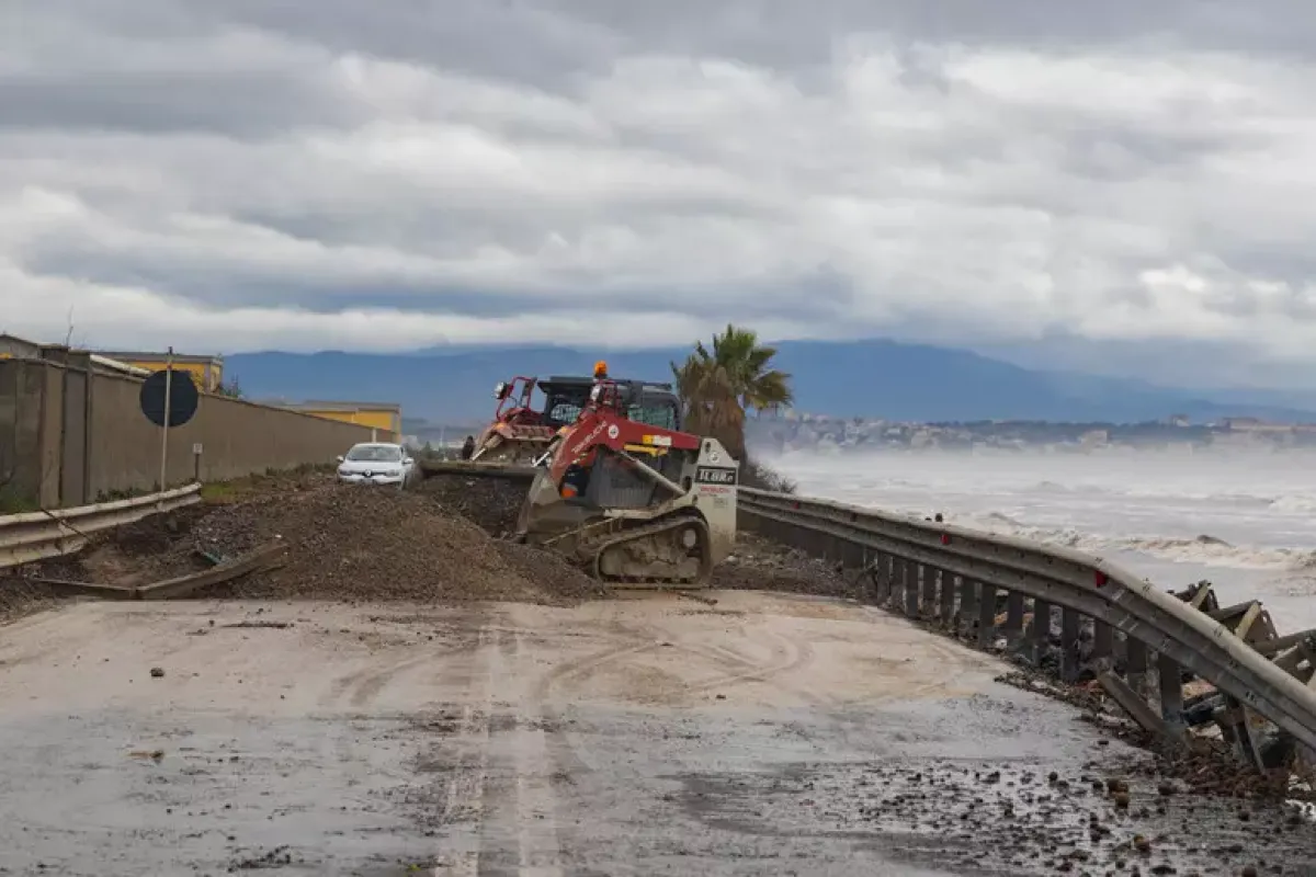 Il ciclone Harry devasta il Sud Italia: oltre un miliardo di euro di danni - © Ansa