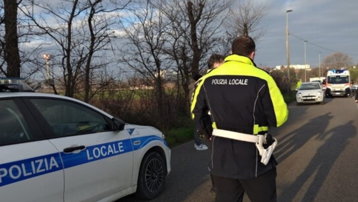 Santa Giustina, anziano investito da un'auto mentre attraversava la strada - foto di repertorio (Ansa)