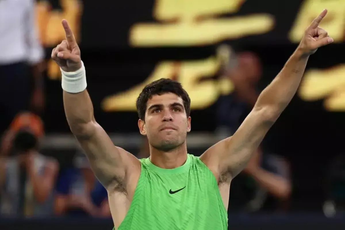 Carlos Alcaraz vola in finale agli Australian Open dopo una battaglia epica di cinque ore e mezza - © Ansa/Afp