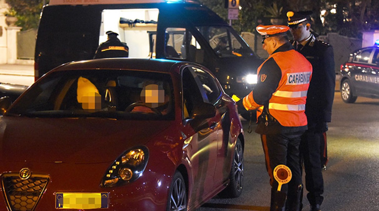 Novafeltria: alcol, droga e un coltello in auto. Raffica di denunce in Valmarecchia - Repertorio