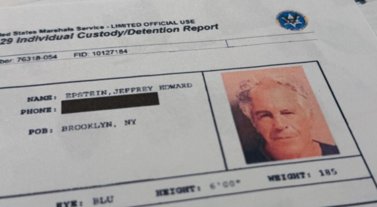 Epstein avrebbe un figlio segreto, Trump smentisce collegamenti con l’isola - AP Photo Jon Elswick