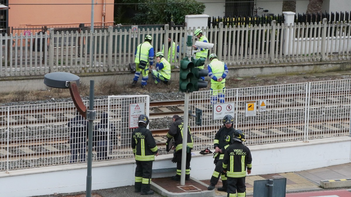 Ordigno bellico rinvenuto a Bellariva, ripresa circolazione ferroviaria tra Rimini e Riccione - www.altarimini.it RIPRODUZIONE RISERVATA