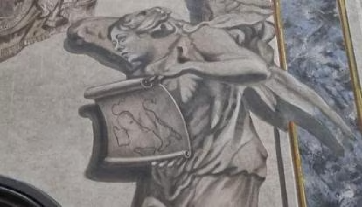 L'angelo Meloni non c'è più, dall'affresco rimosso il volto dopo il no del Vicariato - 