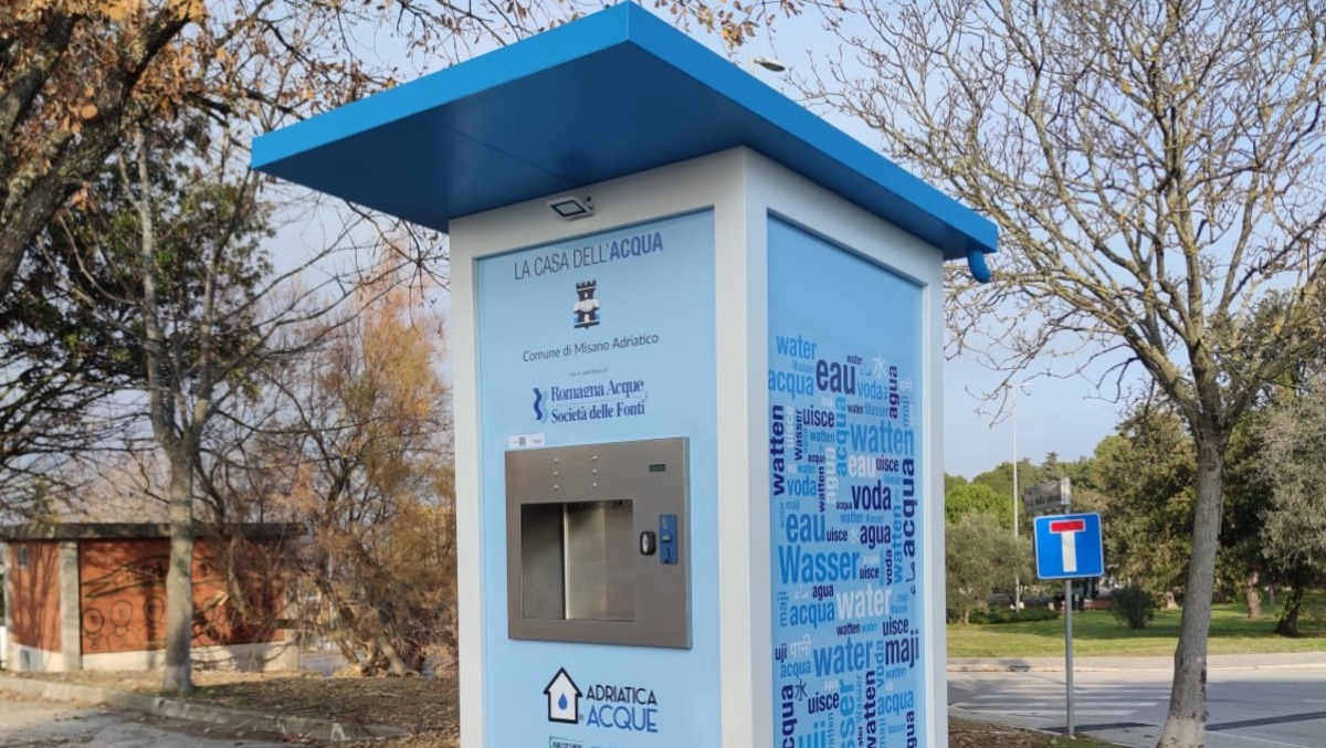 Boom Case dell'Acqua a Misano, "risparmiati" quasi 90 tonnellate di plastica - Casa dell'Acqua Scacciano