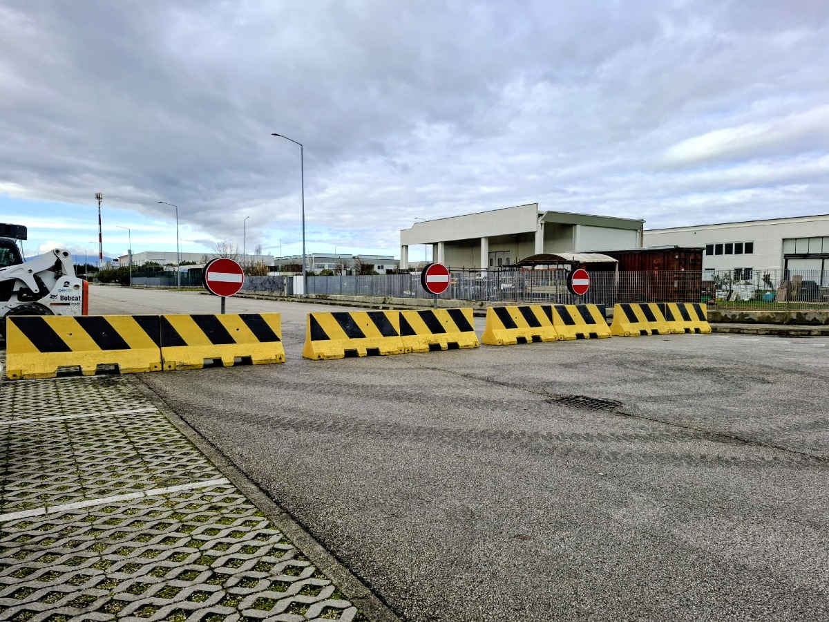 Stop gare clandestine in viale Sangiovese: il Comune installa New Jersey - 