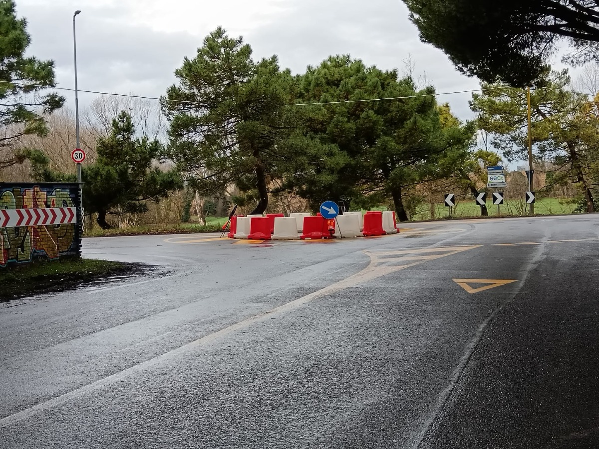 Riccione: nuova rotatoria provvisoria tra viale Lombardia e viale Bergamo  - 