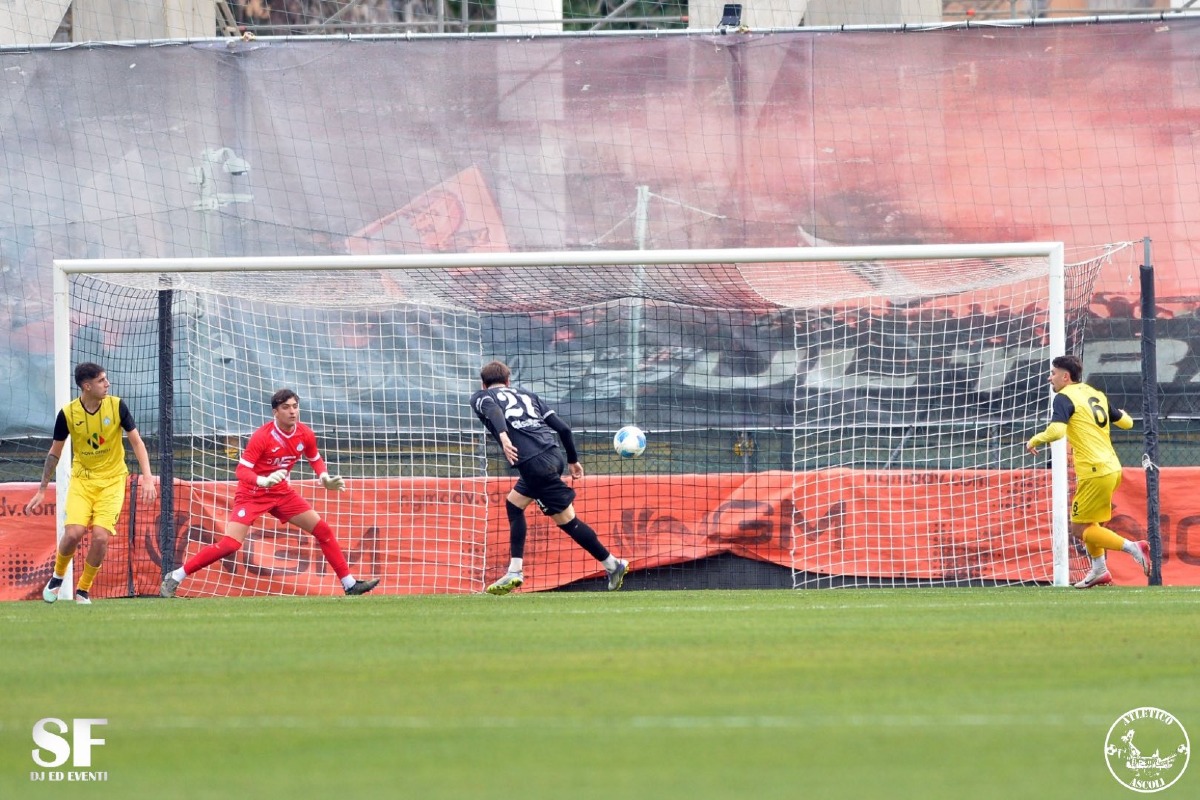 Serie D, domenica amara: sconfitte per San Marino e Tropical Coriano - Il gol dell'1-0 dell'Atletico Ascoli PH Simone Fanini (Atletico Ascoli)