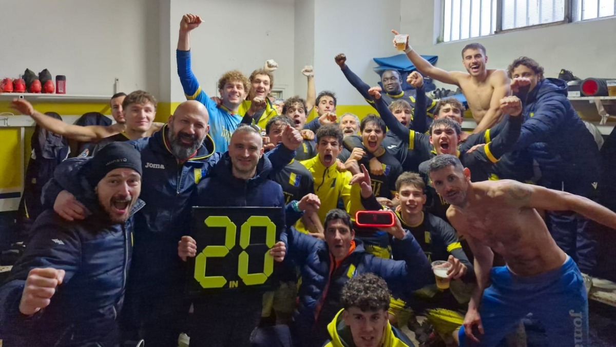 Novafeltria, lezione di Classe: i ravennati battuti 2-0 - Festa Novafeltria dopo la vittoria con il Classe