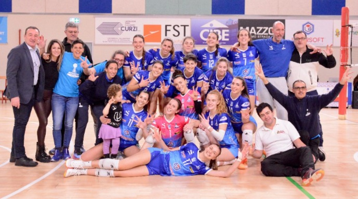 Volley B1 femminile, Lasersoft: successo in rimonta (3-1) - La Lasersoft festeggia