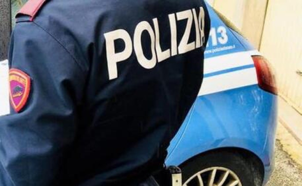 Rimini, blitz della Polizia di Stato: irruzione in uno storico night club - Foto Ansa