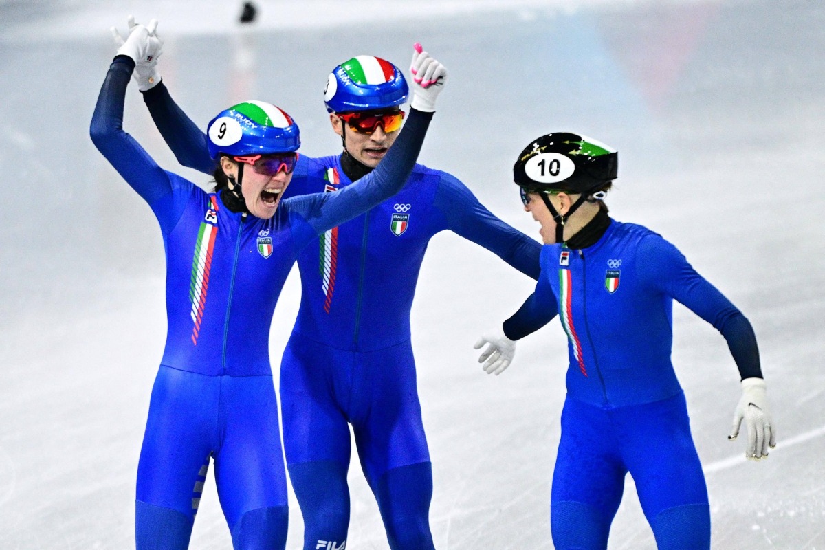 Italia d’oro nella staffetta mista di short track - © Ansa