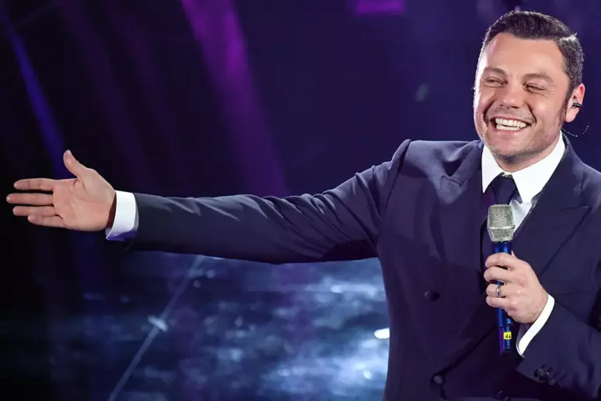 Tiziano Ferro super ospite alla prima serata di Sanremo - © Ansa