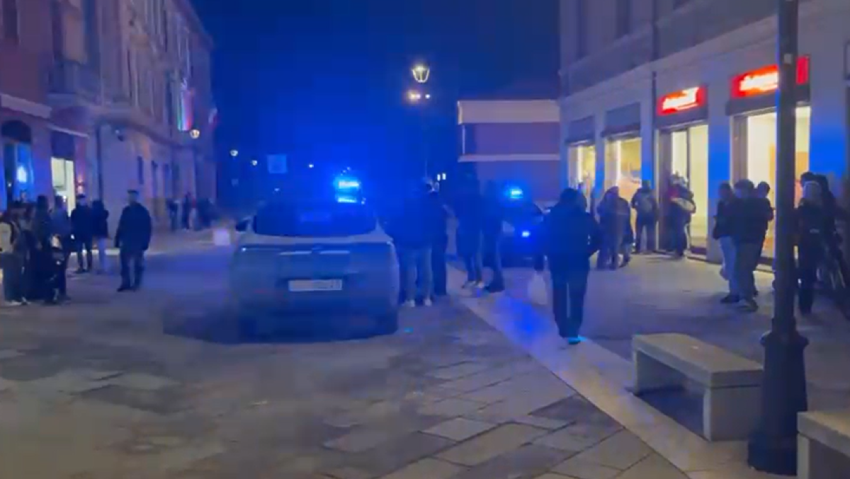 Rimini, aggressione in Corso d’Augusto: giovane colpito al volto davanti alla Coin - Foto di un nostro lettore