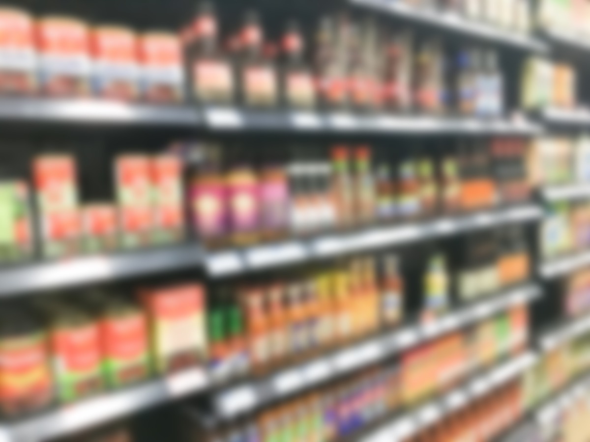 Rubano ciliegie e birre poi minacciano il titolare: il conto del tribunale è salatissimo, oltre 8 anni totali - 