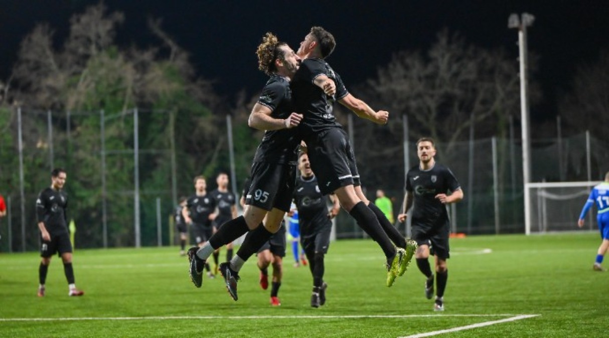 Calcio RSM: Juvenes Dogana senza freni, agganciato il Cosmos in classifica - L'esultanza del Tre Penne (foto FSGC/Palmieri)