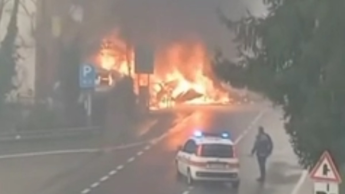 Esplode un furgone con bombole di ossigeno a Bibbiena - 