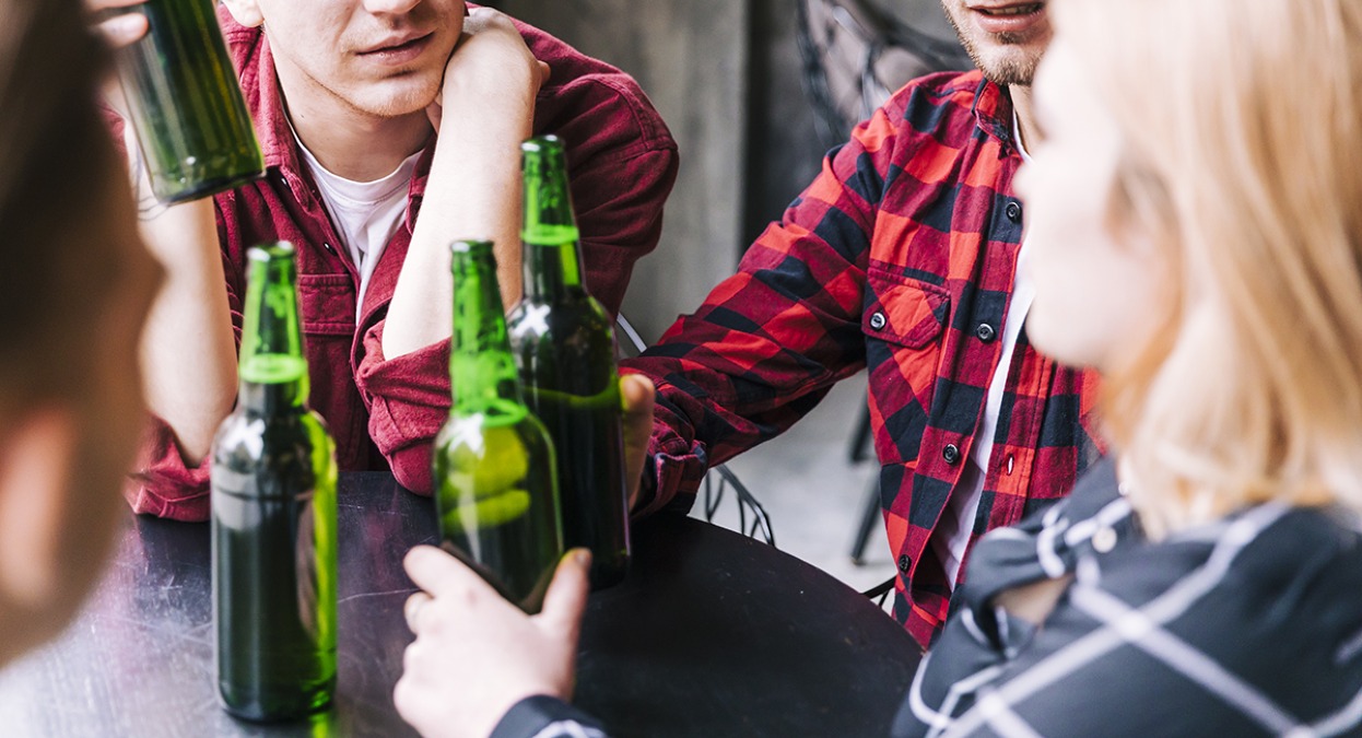 Il 28% adolescenti ha fatto sesso occasionale dopo aver bevuto troppo - 