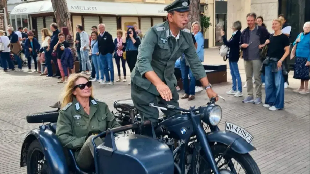 Passano col rosso scortati dai Carabinieri, il T-Red li multa