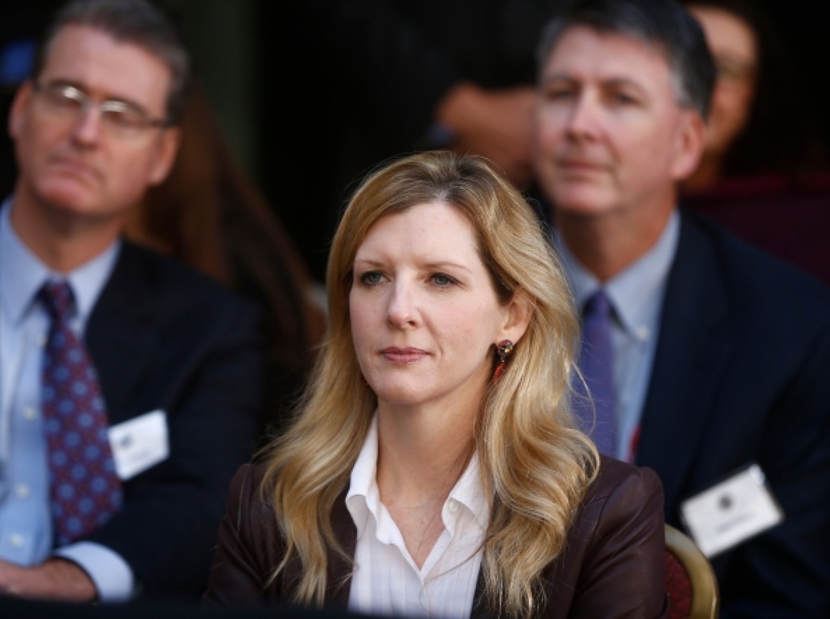 La responsabile legale di Goldman Sachs si dimette: nei file su Epstein spunta il nome di Kathy Ruemmler - 