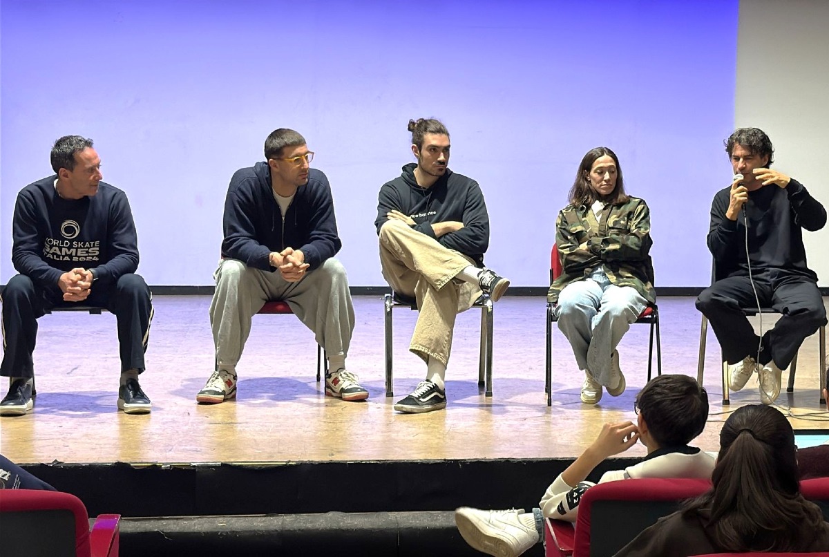 Il ballerino Kledi Kadiu ospite nelle scuole medie della Karis Foundation  - 