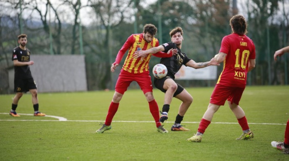 Calcio RSM, tanti ritorni al successo in anticipi ricchi di gol - JJuvenes Dogana-Domagnano (foto FSGC/Montanari )