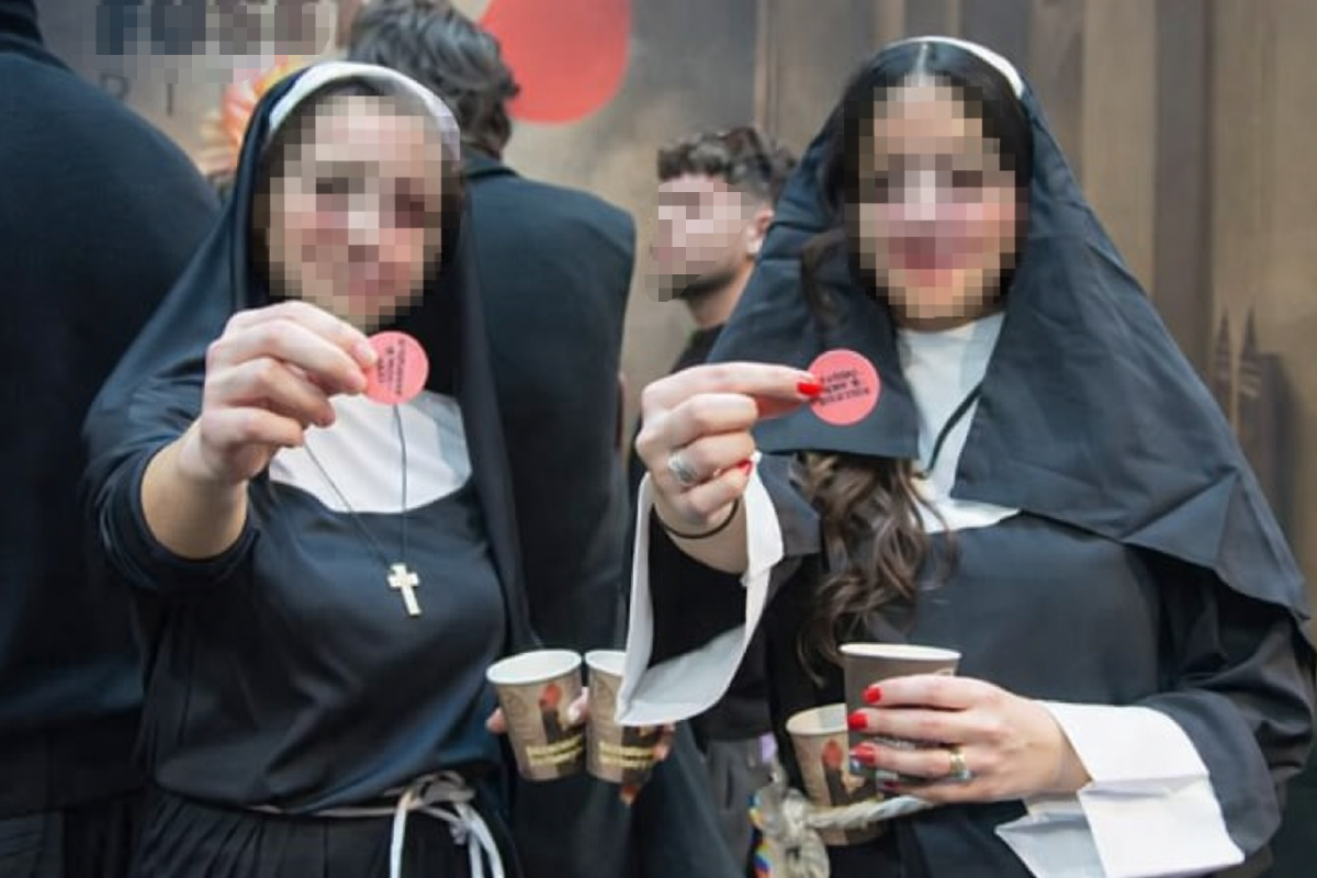 Rimini, alla fiera della birra spunta stand: la Messa diventa un aperitivo. La Diocesi: "Svilente" - PH Il Resto del Carlino