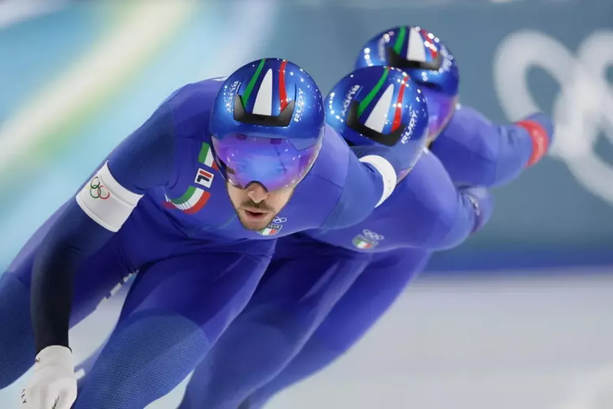Olimpiadi Invernali 2026, oro all’Italia nell’inseguimento maschile di pattinaggio di velocità - © Ansa/Epa