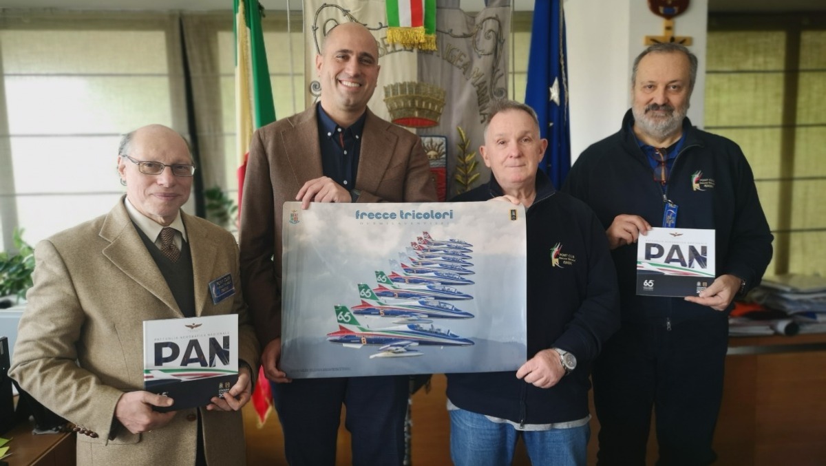 In vista dell'Air Show, il Pony Club Frecce Tricolori ricevuto dal sindaco di Bellaria Igea Marina - 