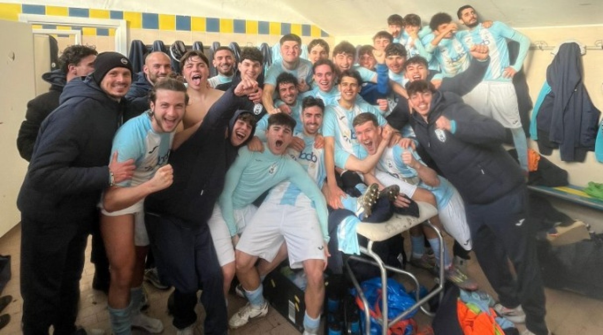 Calcio Promozione, Misano lanciato. Manzi e Muratori: 'Non fermiamoci' - Il Misano in festa nel dopo partita
