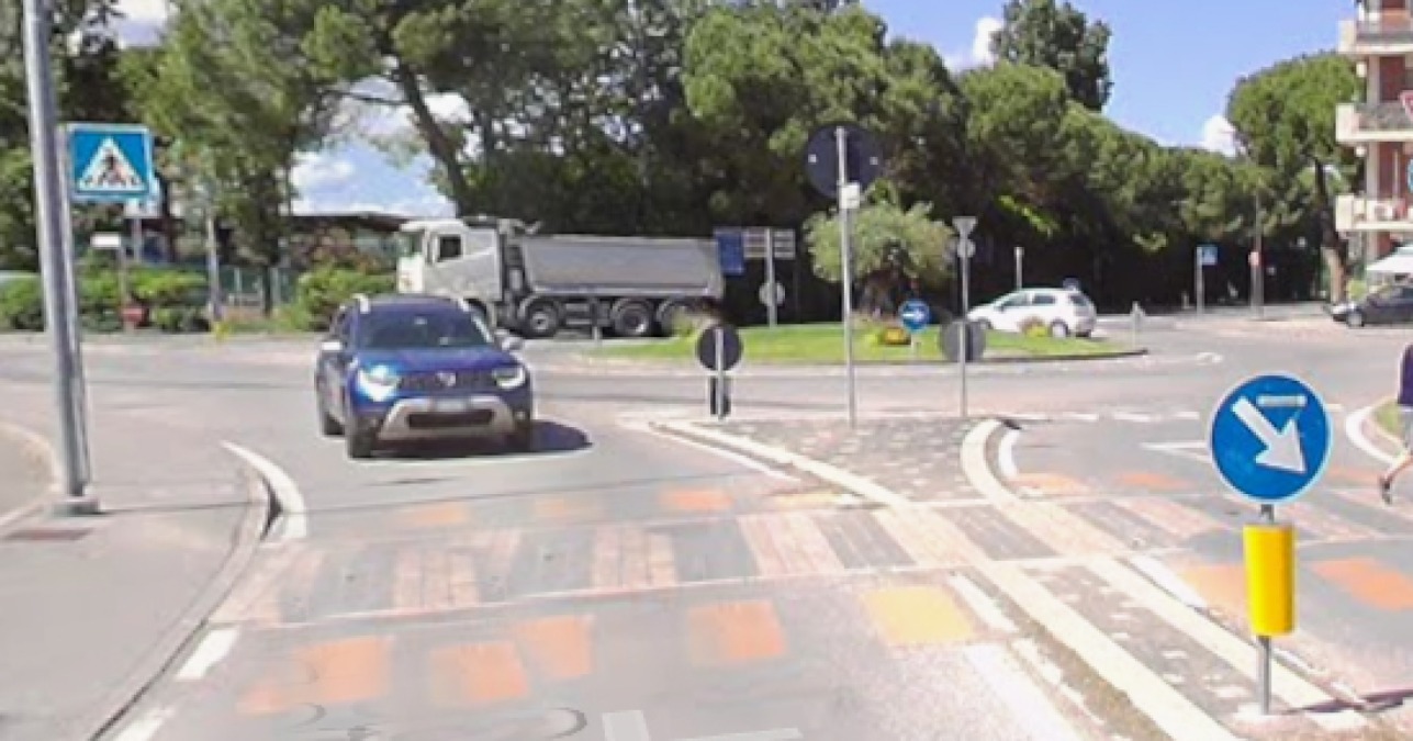 Santarcangelo, multe a camion e trattori in via Ugo Bassi: 40 sanzioni - 