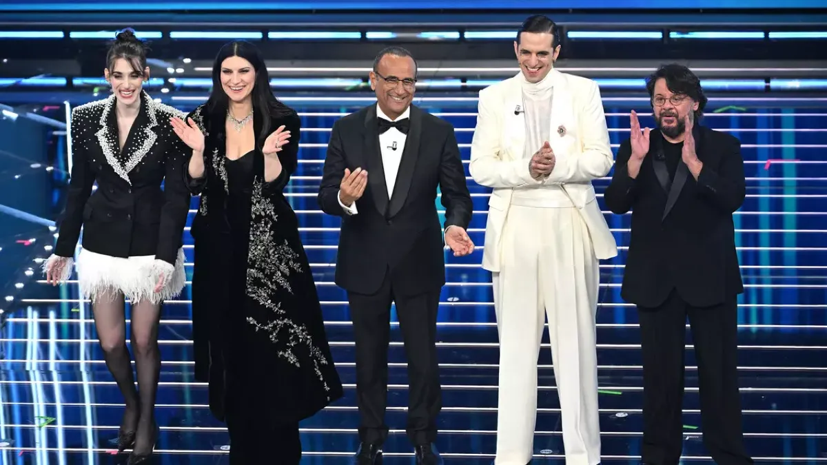 Conti accelera, Lauro incanta e i Big si sfidano: promossi e bocciati della seconda serata di Sanremo - © Ansa