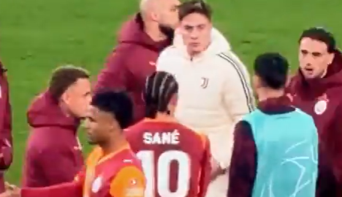 Yildiz consolato dal Galatasaray: una maglia in regalo dopo l’eliminazione della Juve - Le Marca Sports © X